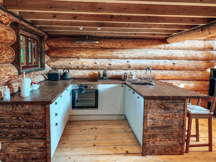 Log Cabin/Hot Tub On Private Lake Jurassic Coast Bridport Exterior foto