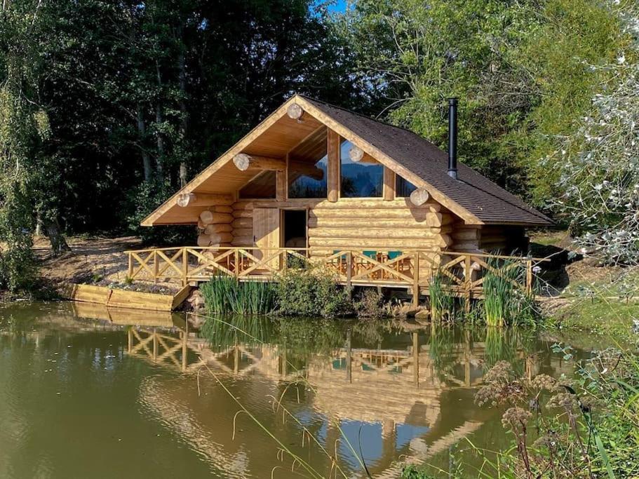 Log Cabin/Hot Tub On Private Lake Jurassic Coast Bridport Exterior foto